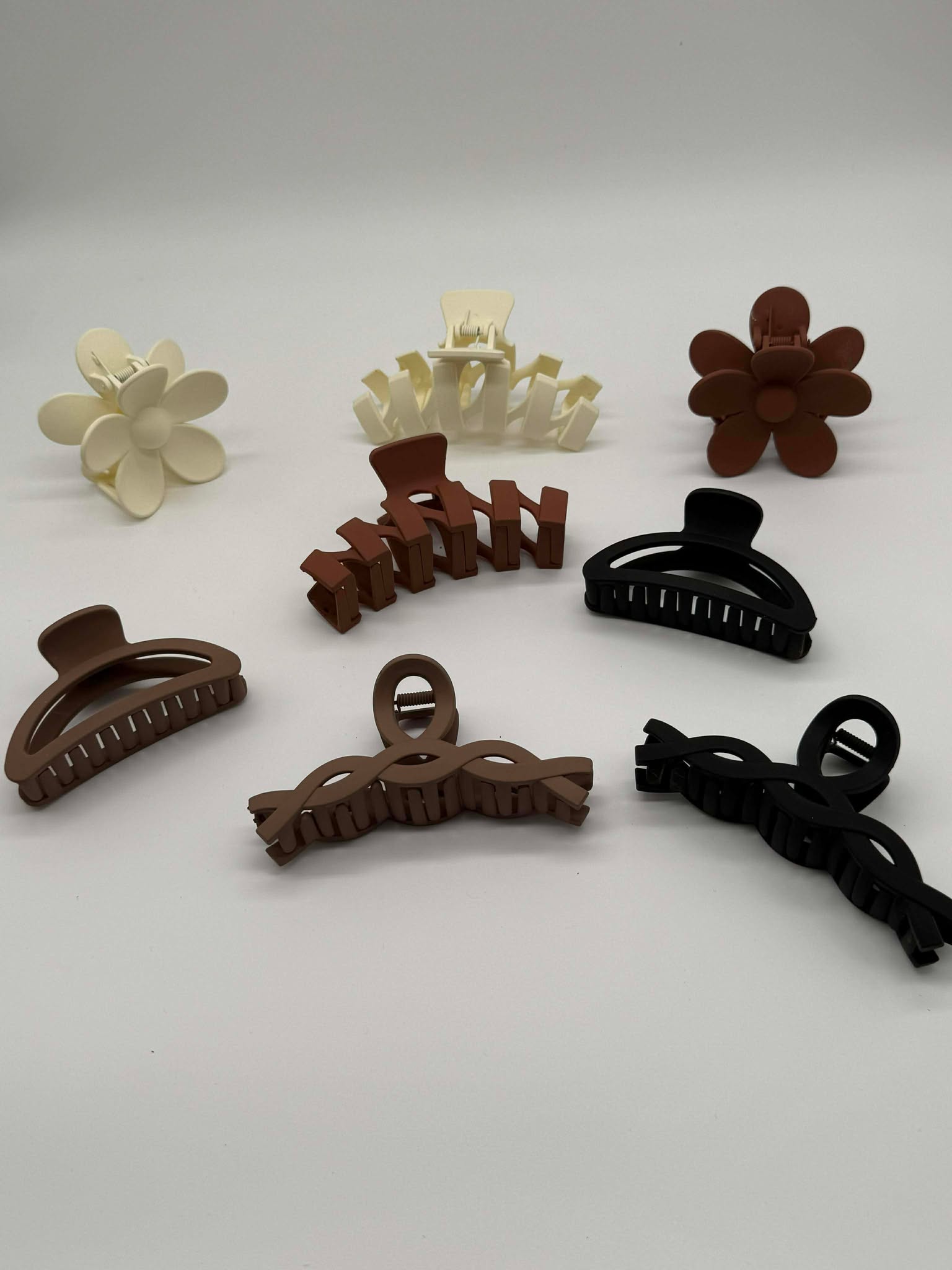 Set of 8 hair clips