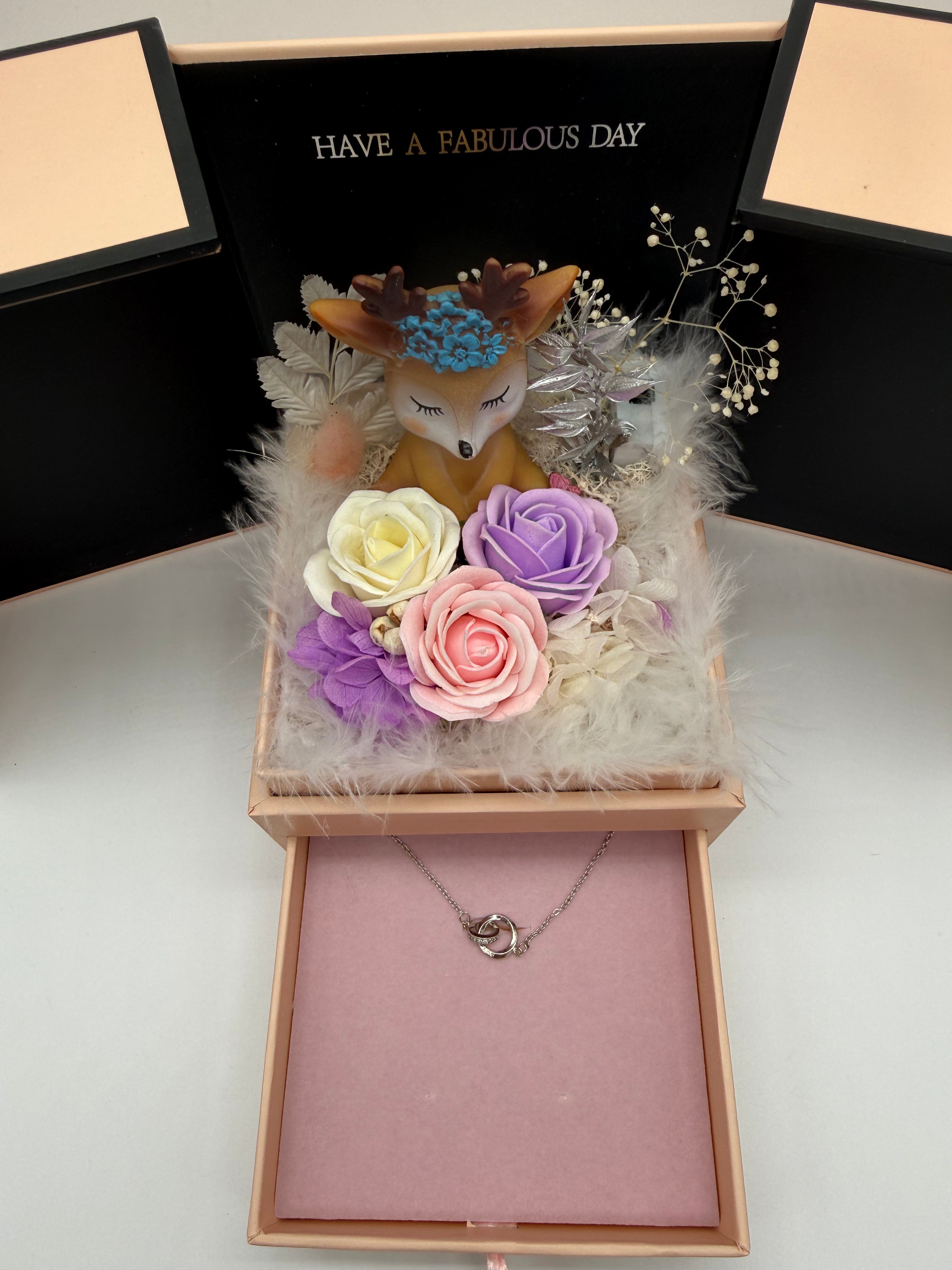 Cute floral gift box and necklace set